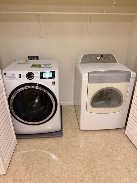 Laundry - 677 Luz del Sol Loop