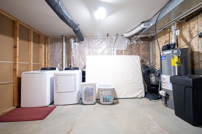 Building Photo - 8525 Titanium Cir