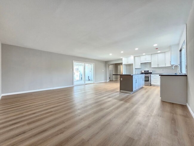 Building Photo - Remodeled Home for Rent – Fresh, Modern, a...