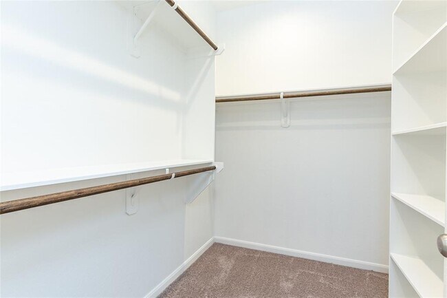 Building Photo - 5546 Sallow Bay Ln