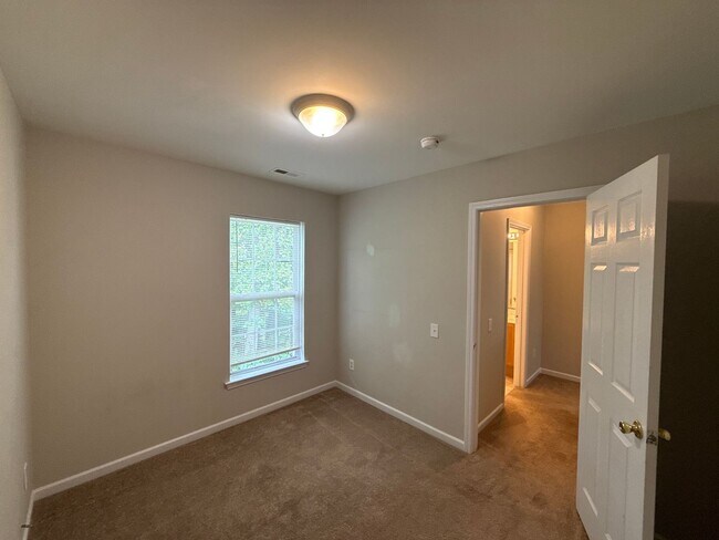 Building Photo - 1525 Braveheart Ln