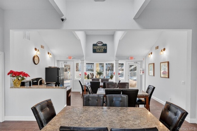 Building Photo - 1306 Nutmeg Dr