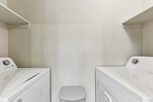 Floorplan - Waters Edge Apartment Homes