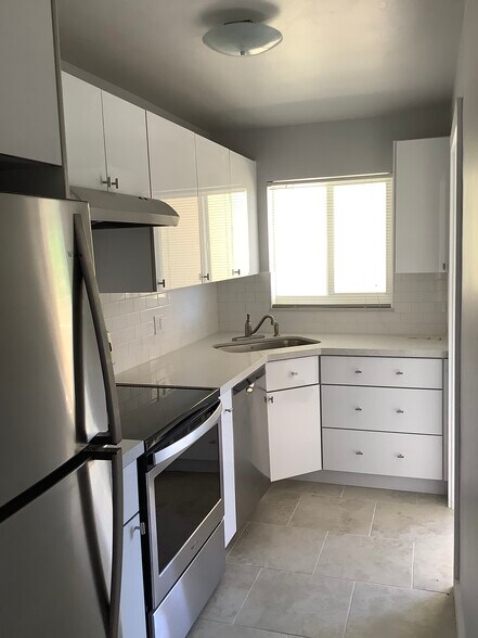 Kitchen 2 - 1818 Rodman St