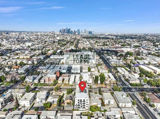 Building Photo - 1538 S Wilton Pl