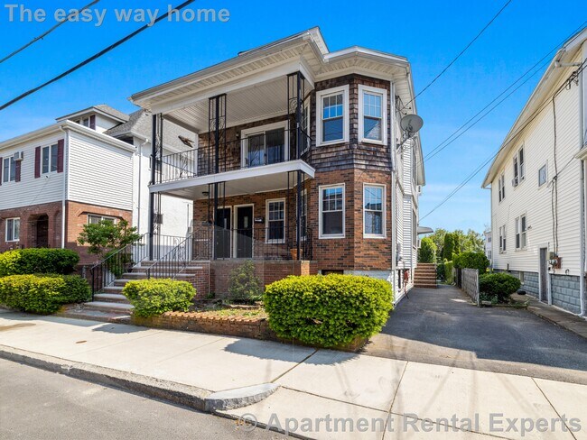 Building Photo - 16 Windsor Rd