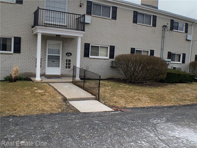 Building Photo - 100 W Hickory Grove Rd