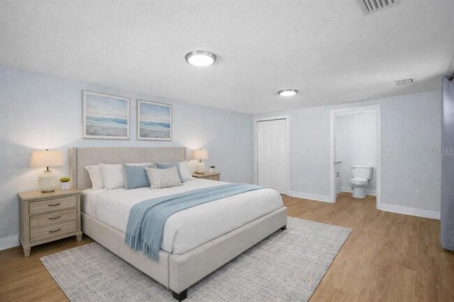 Building Photo - 2606 W Henry Ave