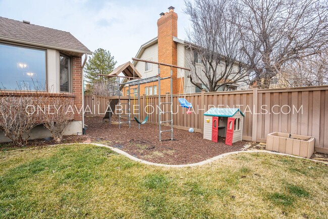 Building Photo - 1160 E 40 N St