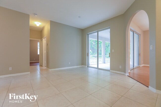 Building Photo - 2786 Trilby Ave