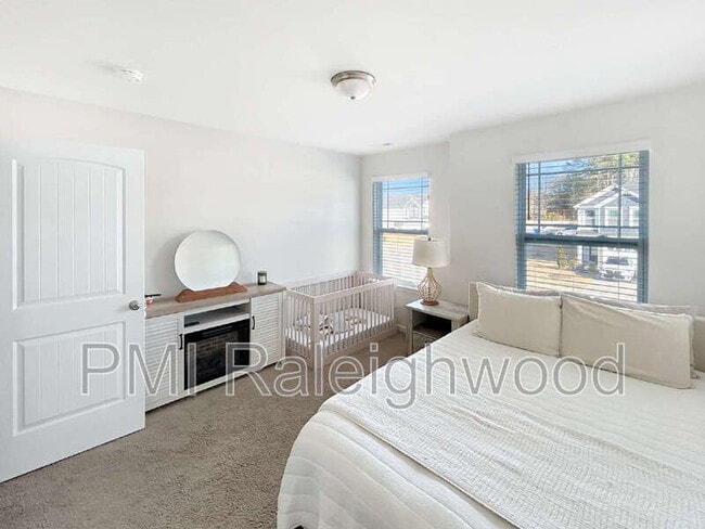 Building Photo - 779 Creekway Dr