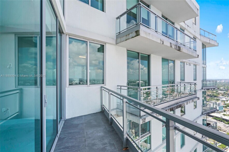 Building Photo - 92 SW 3rd St