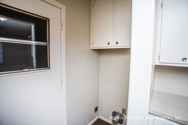 Building Photo - 4804 53rd St