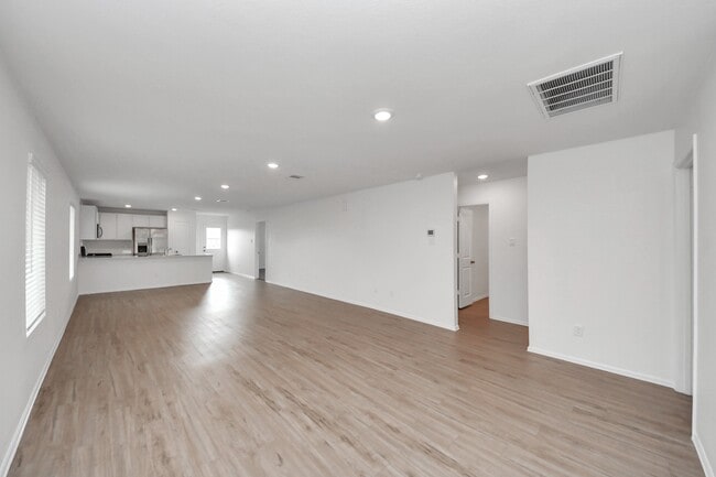 Building Photo - 9010 Estes Lks Dr