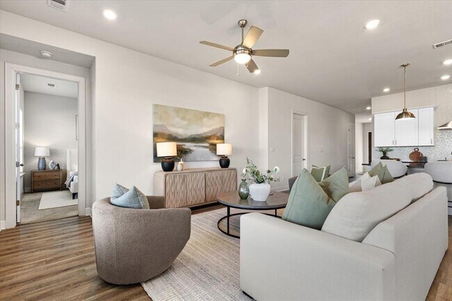 Building Photo - 908 Knowles Dr