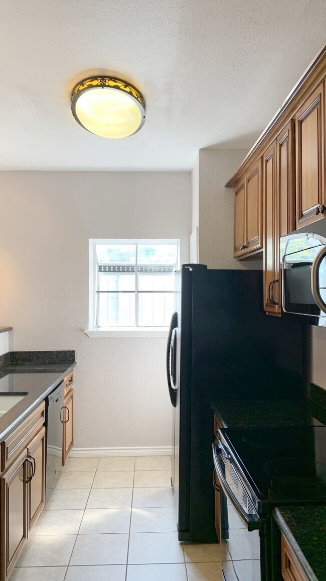 Building Photo - 538 Wilcrest Dr