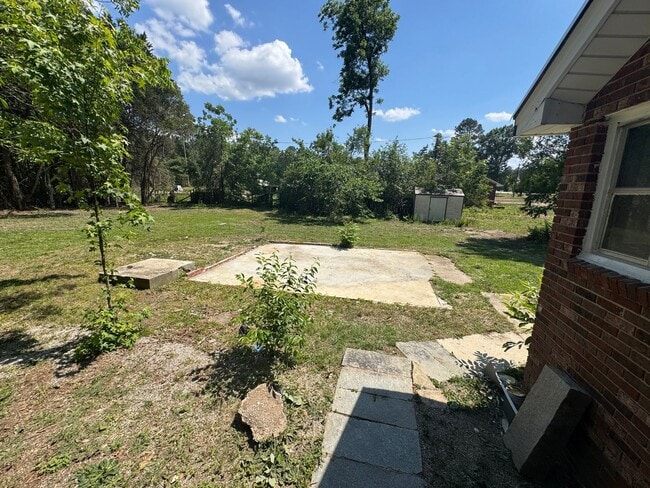 Building Photo - Adorable home in heart of Thomson