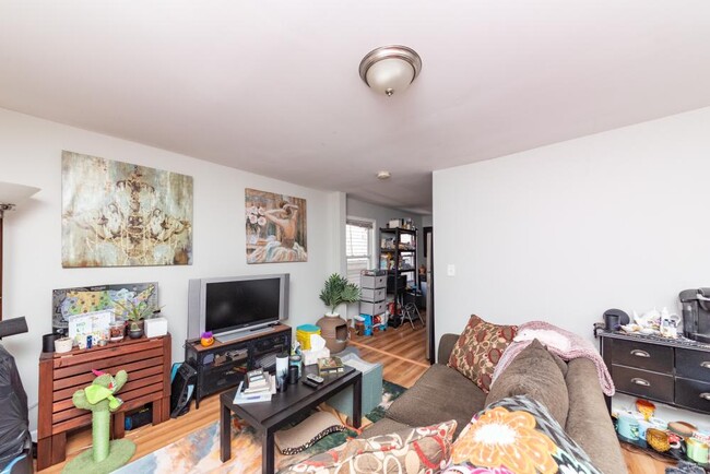 Primary Photo - 2 bedroom in Chicago IL 60607