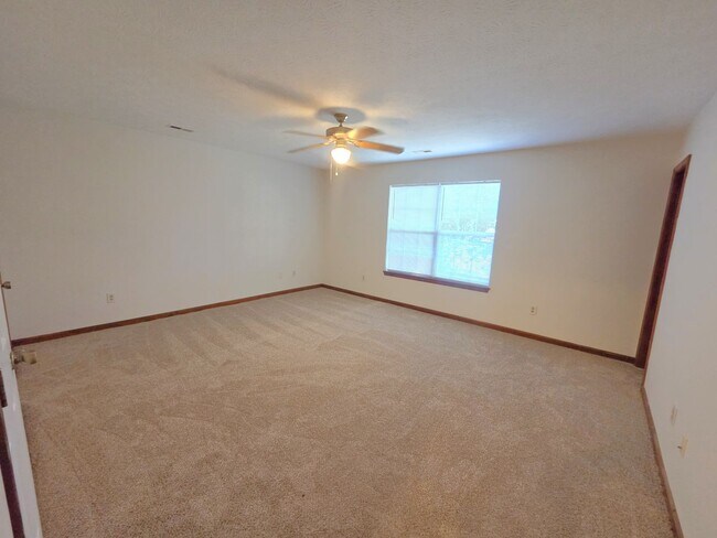 Building Photo - 10 Great Lakes Dr