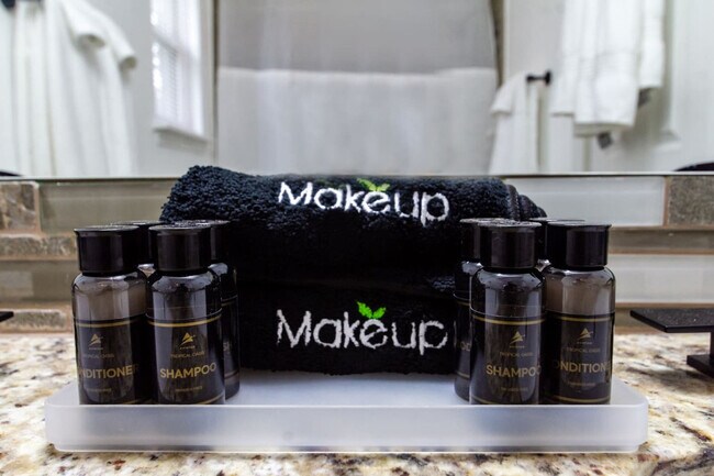 Building Photo - 1423 Sweet Grass Trail