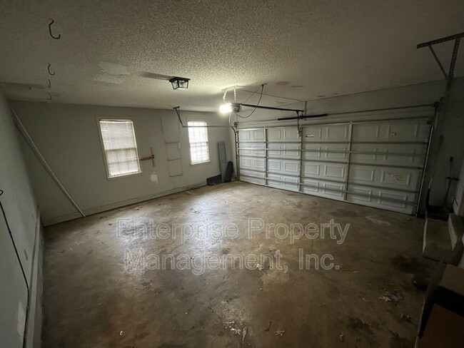 Building Photo - 8670 Riverwood Farms Pkwy