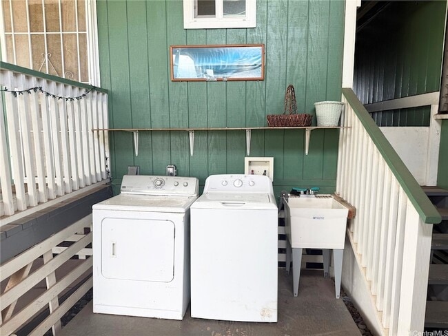 Building Photo - 87-1698 Farrington Highway Unit J2