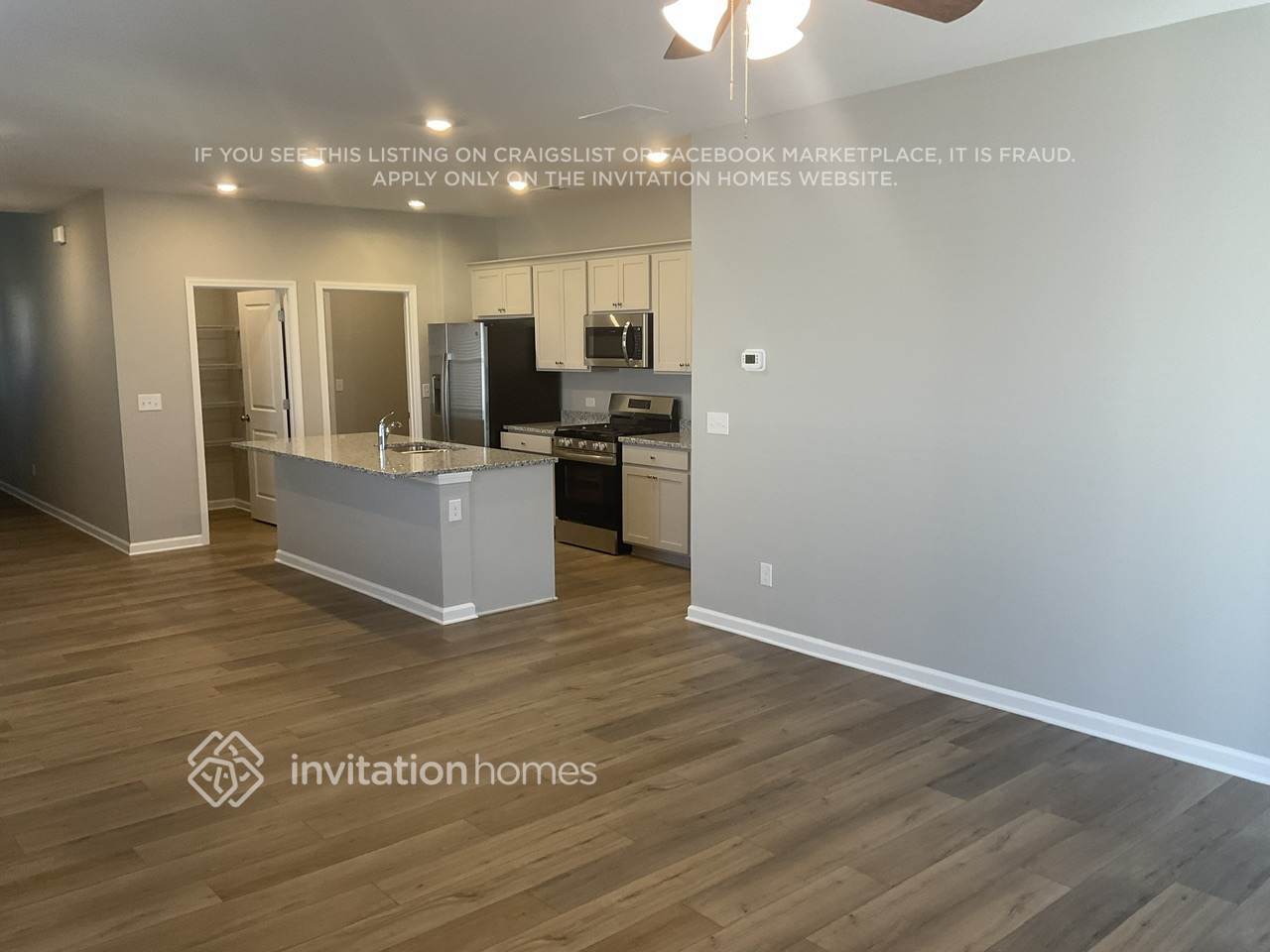 Building Photo - 513 Almere Dr