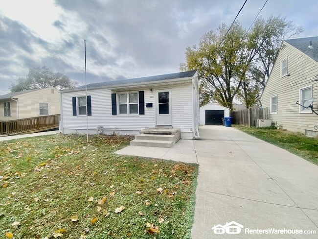 Building Photo - 3822 52nd St