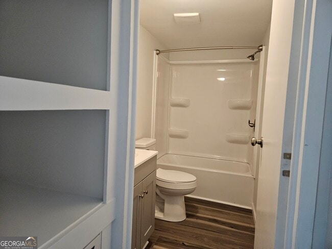 Building Photo - 150 Back St