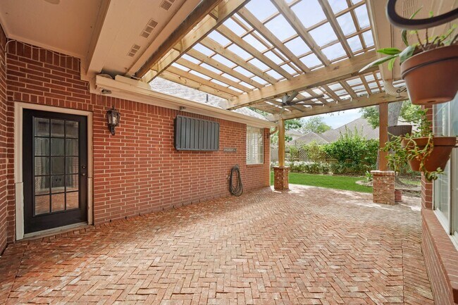 Building Photo - 1207 Wildewood Ct
