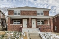 Building Photo - Beautiful 3 Bedroom Town Home!