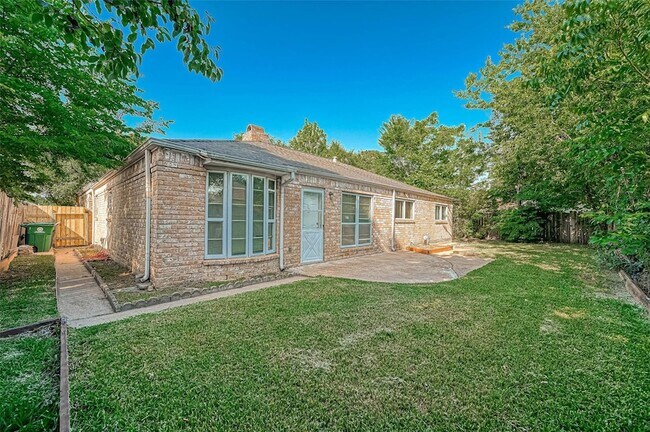 Building Photo - 10815 Riderwood Dr