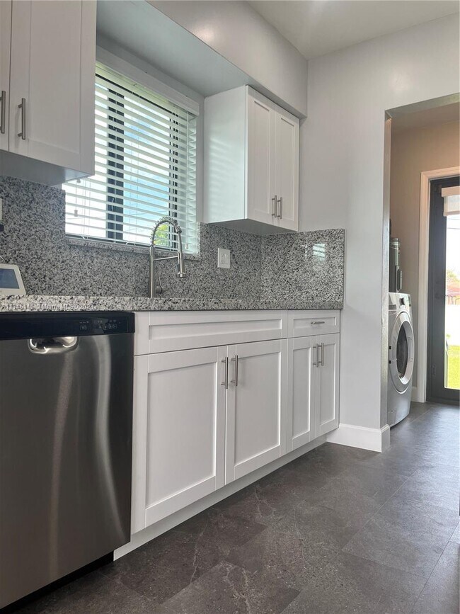 Building Photo - 11535 SW 139th Ter