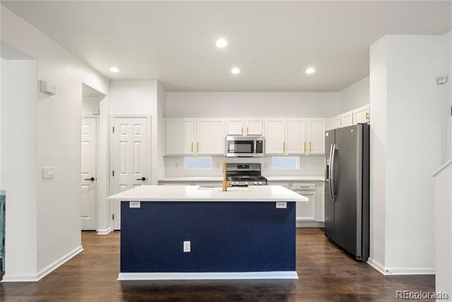 Building Photo - 2883 Central Park Blvd