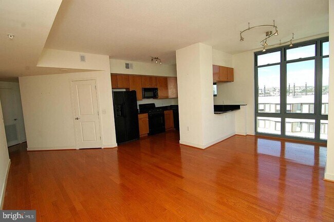 Building Photo - 1117 10th St NW