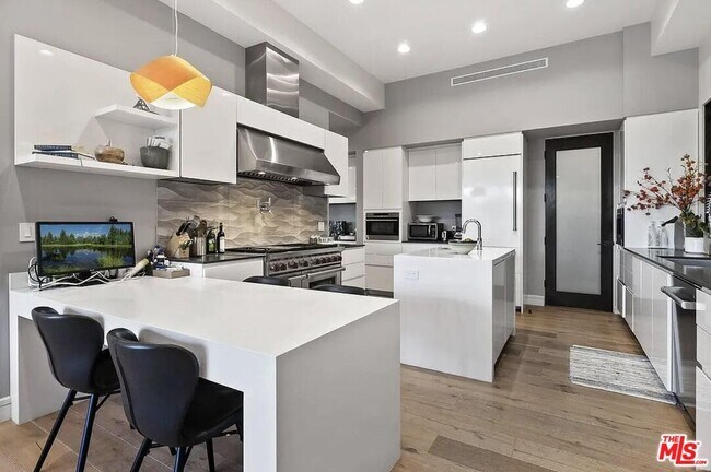 Building Photo - 16132 Alcima Ave