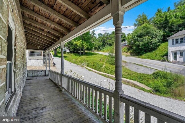 Building Photo - 58 Irish Ln