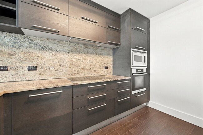 Building Photo - 900 Biscayne Blvd