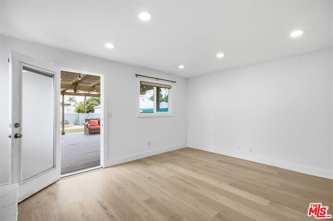 Building Photo - 4221 166th St