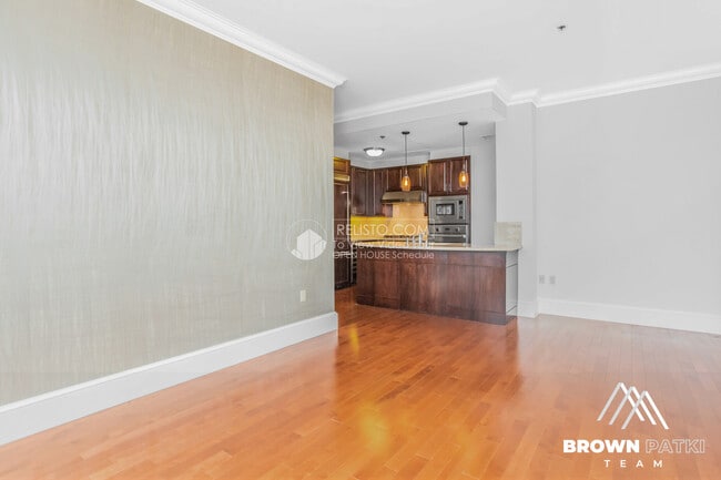 Building Photo - 690 Market St