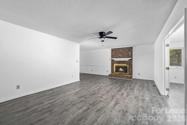 Building Photo - 21014 Pine Ridge Dr