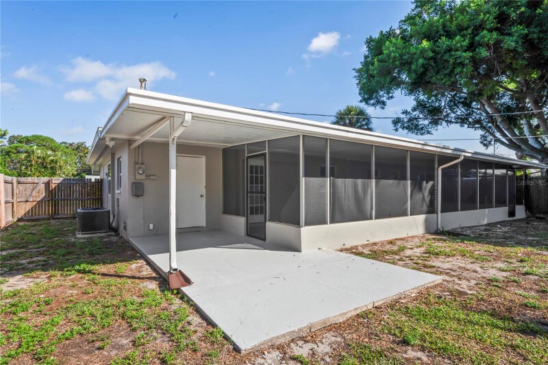 Building Photo - 2136 67th Ave S