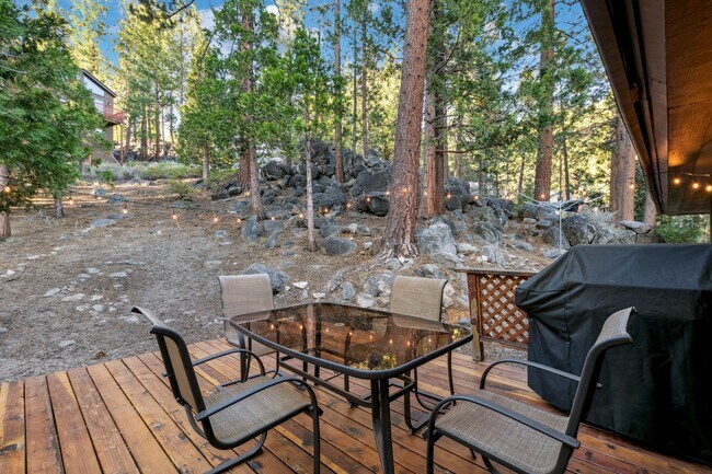 Building Photo - 275 Paiute Dr