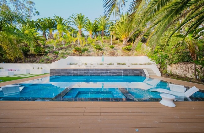 Building Photo - 25879 Chalmers Pl