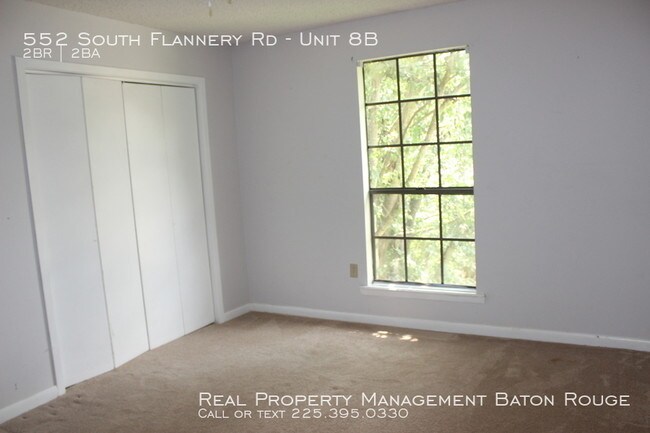 Building Photo - Townhome on S. Flannery