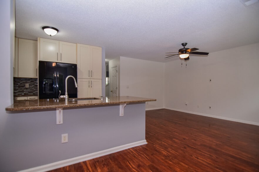 Building Photo - 174 Two Pond Loop