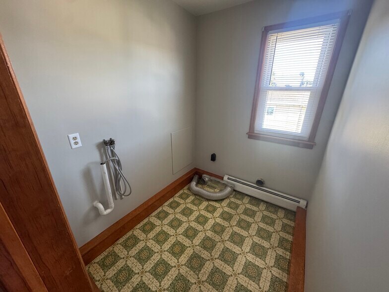 Laundry Room - 102 E Liberty St