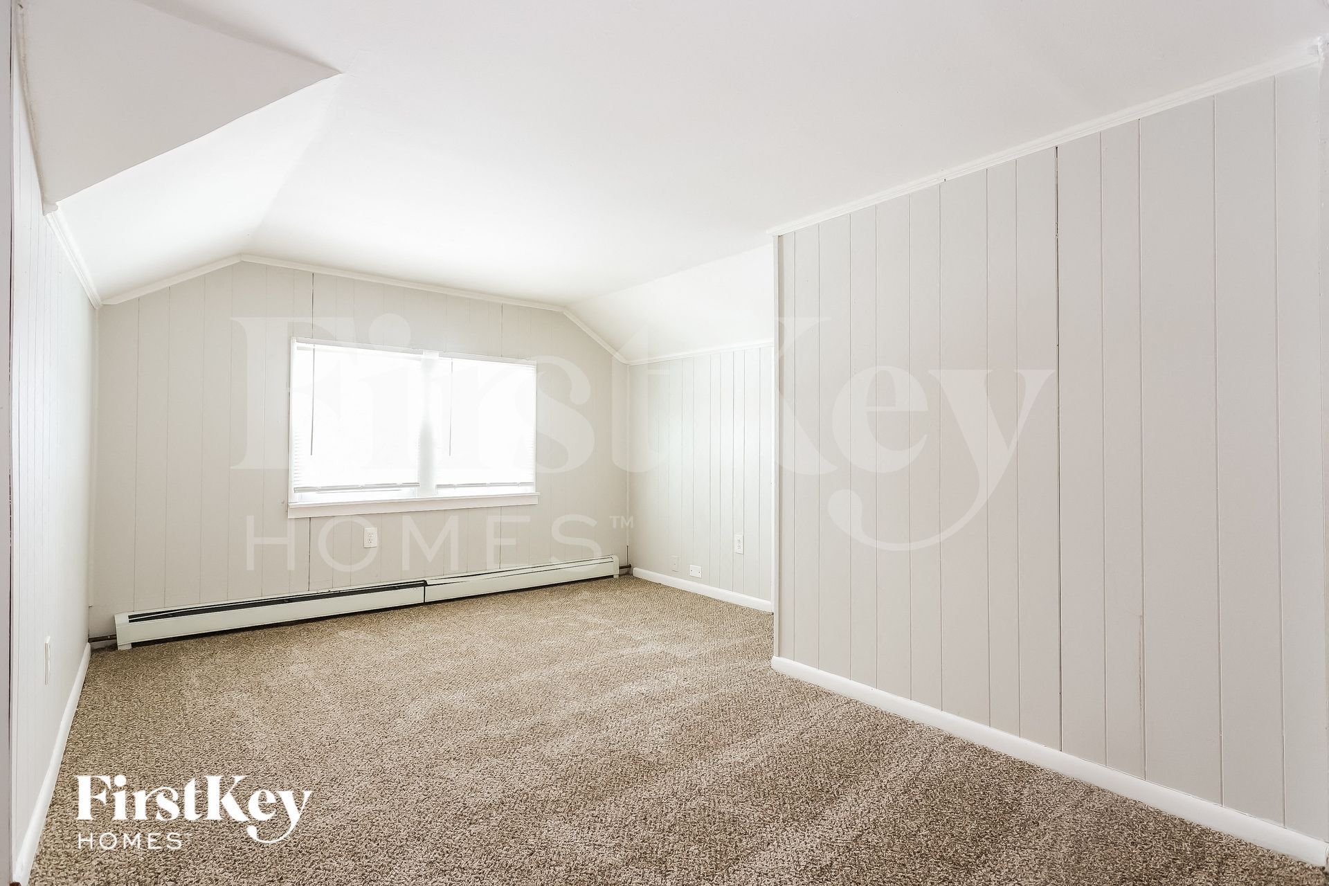 Building Photo - 2524 Golfview Dr