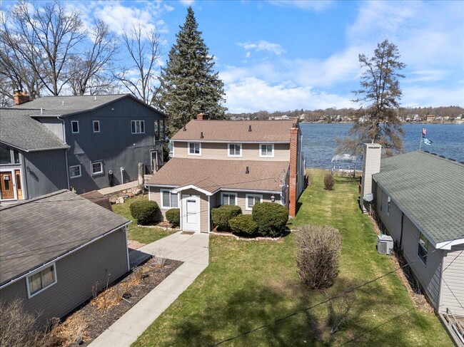 Primary Photo - 4500 Island Park Dr