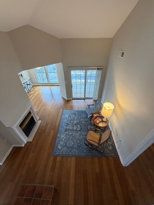 Building Photo - SPACIOUS 2 BEDROOM 2 BATH CONDO WITH LOFT IN KING FARM